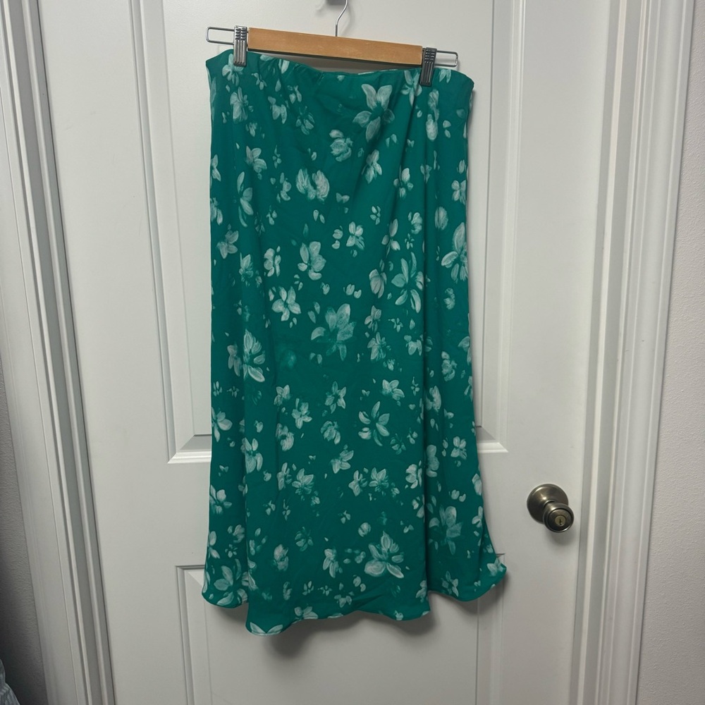 Halogen large green floral midi skirt elastic waist band